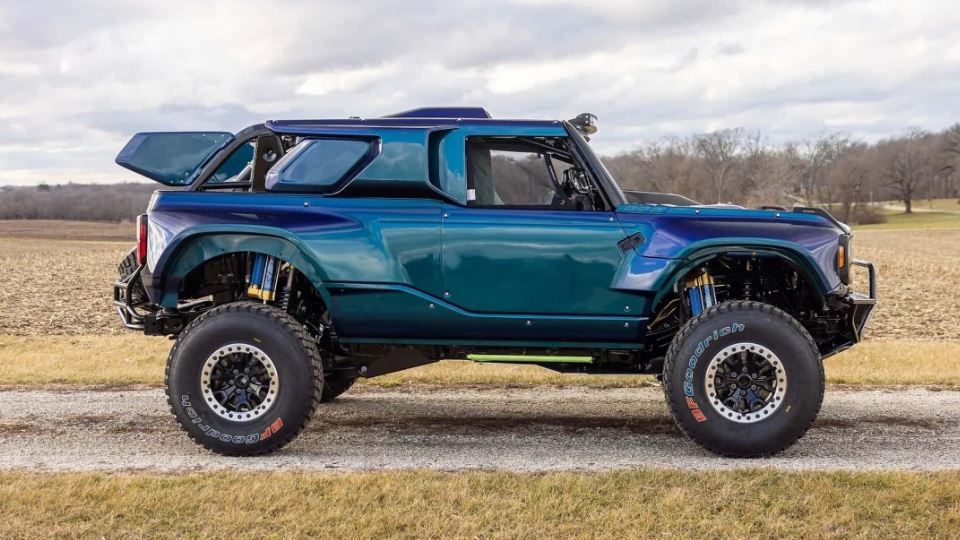 فروش نمونه‌ای از فورد برانکو DR